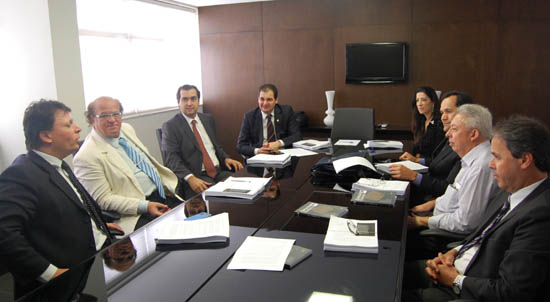 reuniao_amagis_juridica_7_11_13.jpg